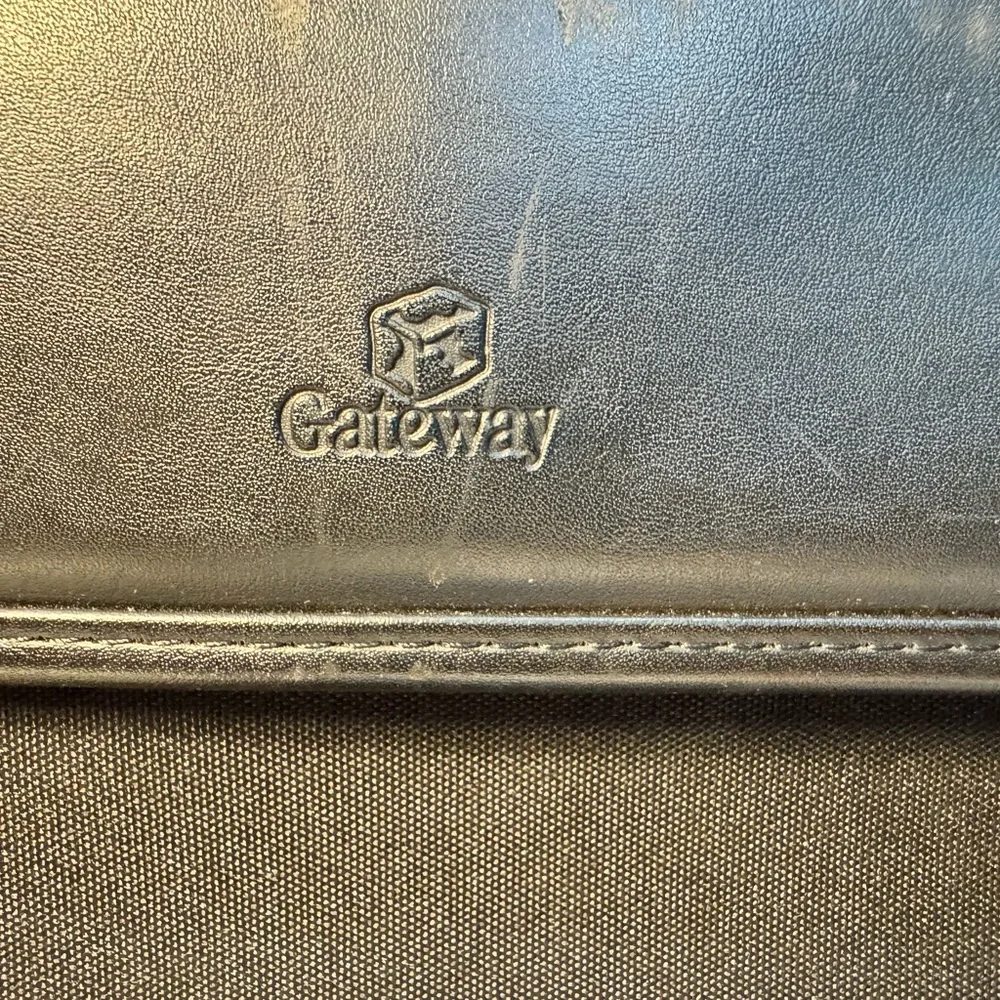 GATEWAY Vintage Computer Laptop Notebook Messenger Bag - Black - 14x13